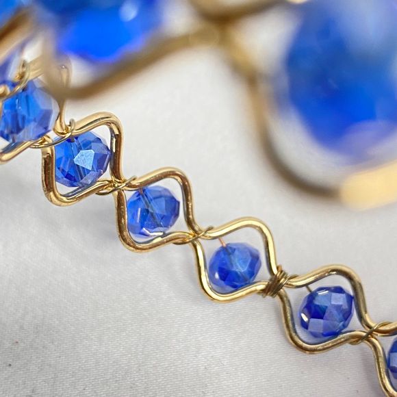 Bangle Bracelet Gold Tone Wire Encasing True Blue Faceted Rhinrstones - Picture 5 of 8